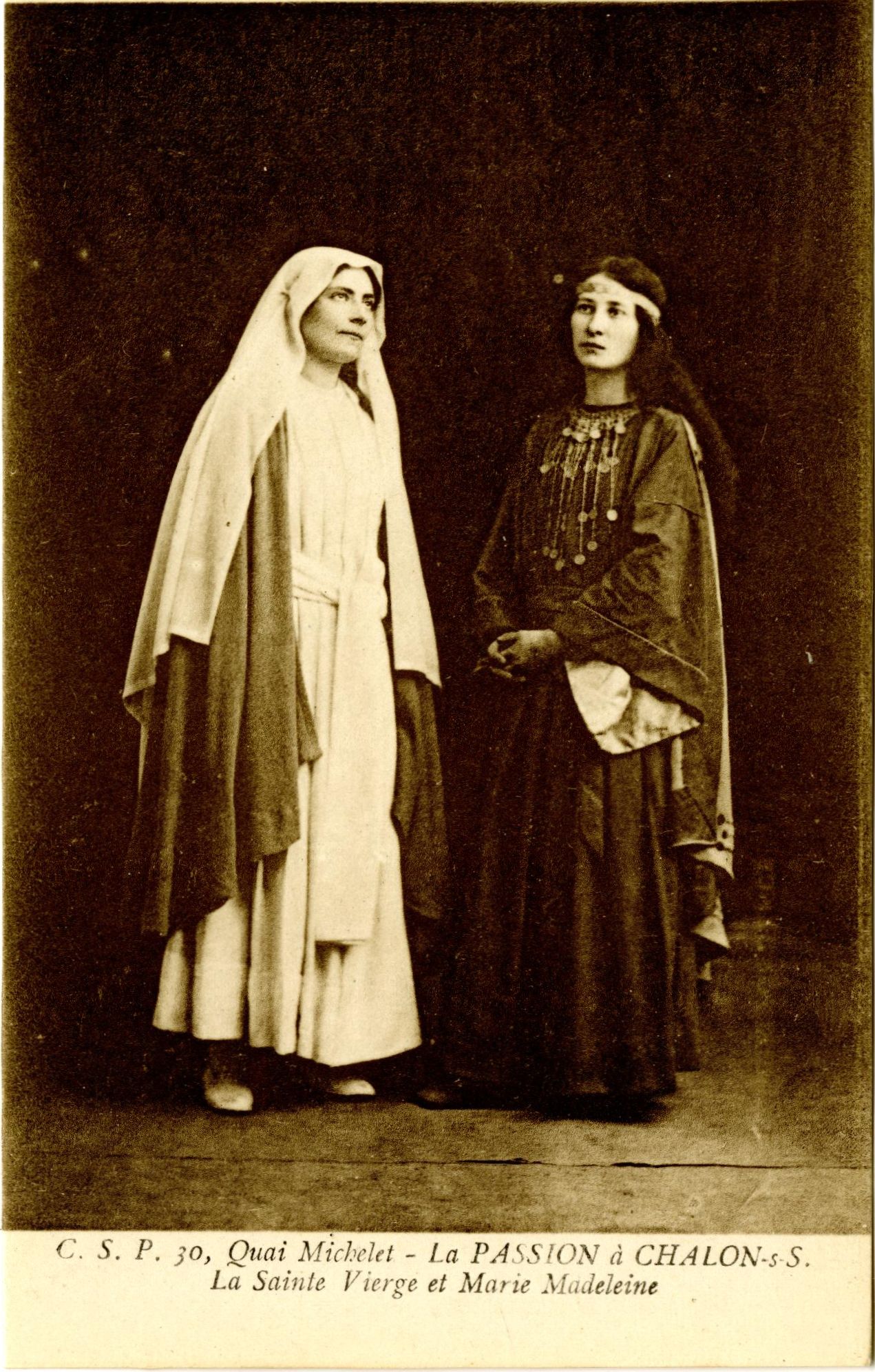 CSP, 30 quai Michelet, Chalon-sur-Saône. La Passion, la sainte Vierge et Marie Madeleine.