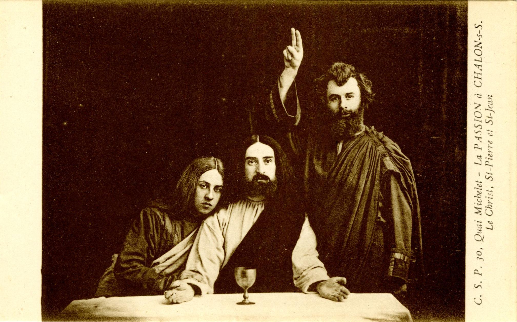 CSP, 30 quai Michelet, Chalon-sur-Saône. La Passion, le Christ, saint Pierre et saint Jean.