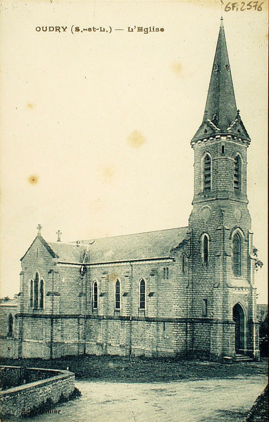 Oudry. L'église.