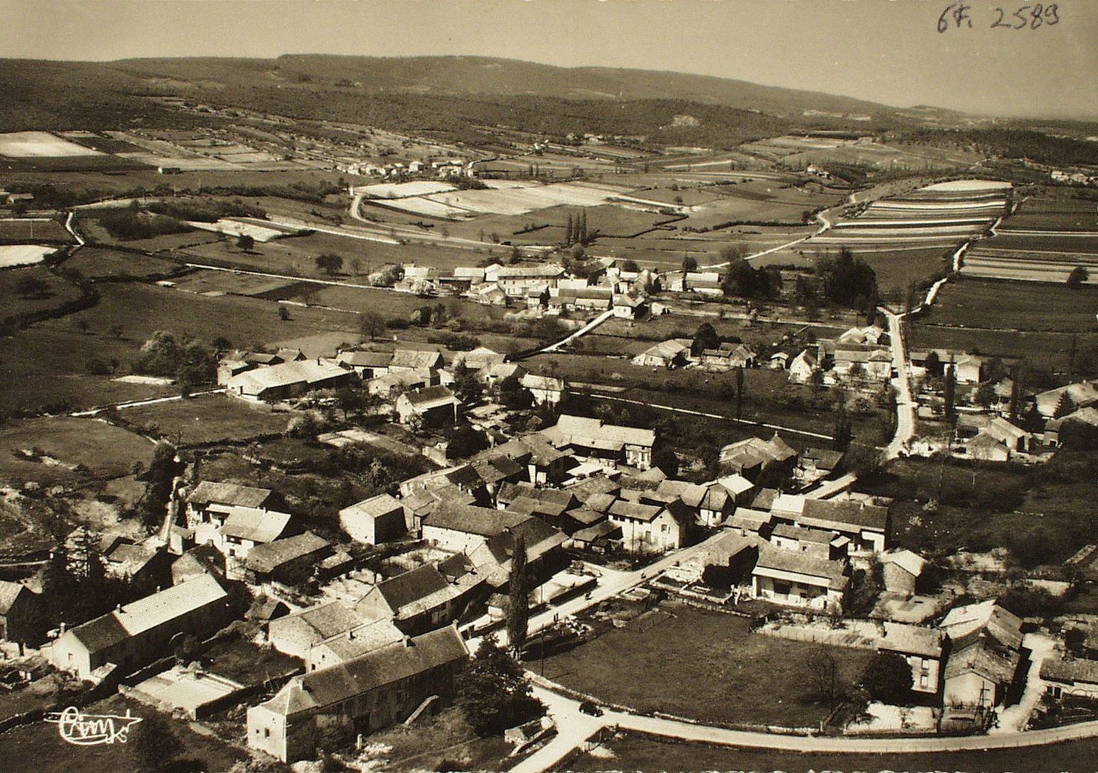 Gratay. Vue générale aérienne.