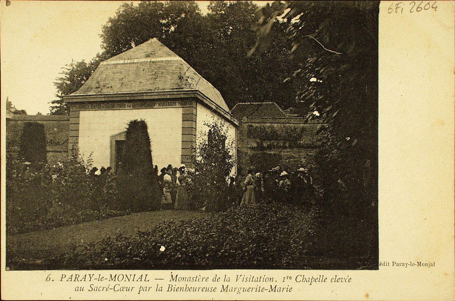Paray-le-Monial. Monastère de la Visitation. 1ère chapelle élevée au Sacré-Coeur par la Bienheureuse Marguerite-Marie.
