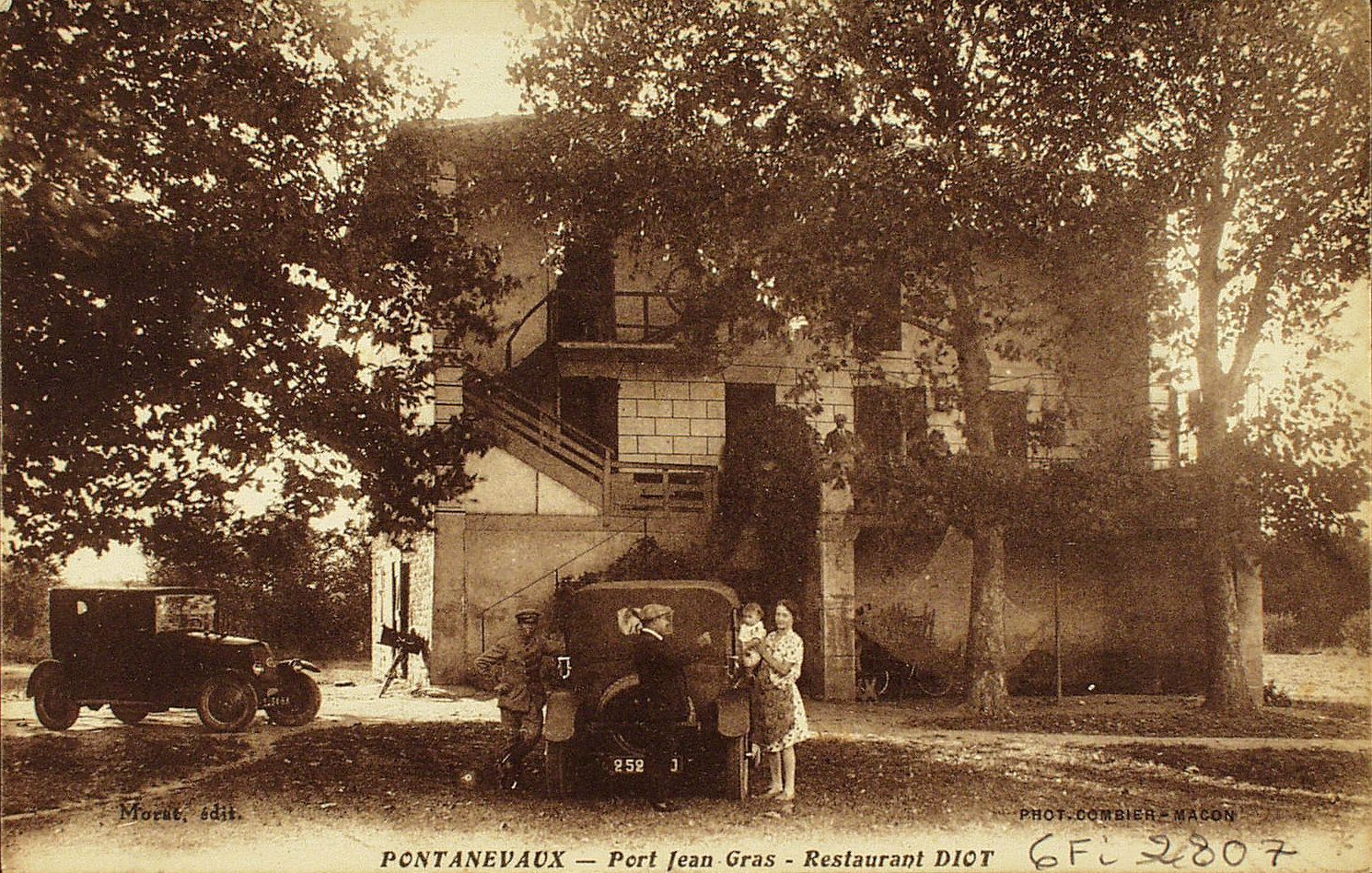 Pontanevaux. Port Jean Gras. Restaurant Diot.
