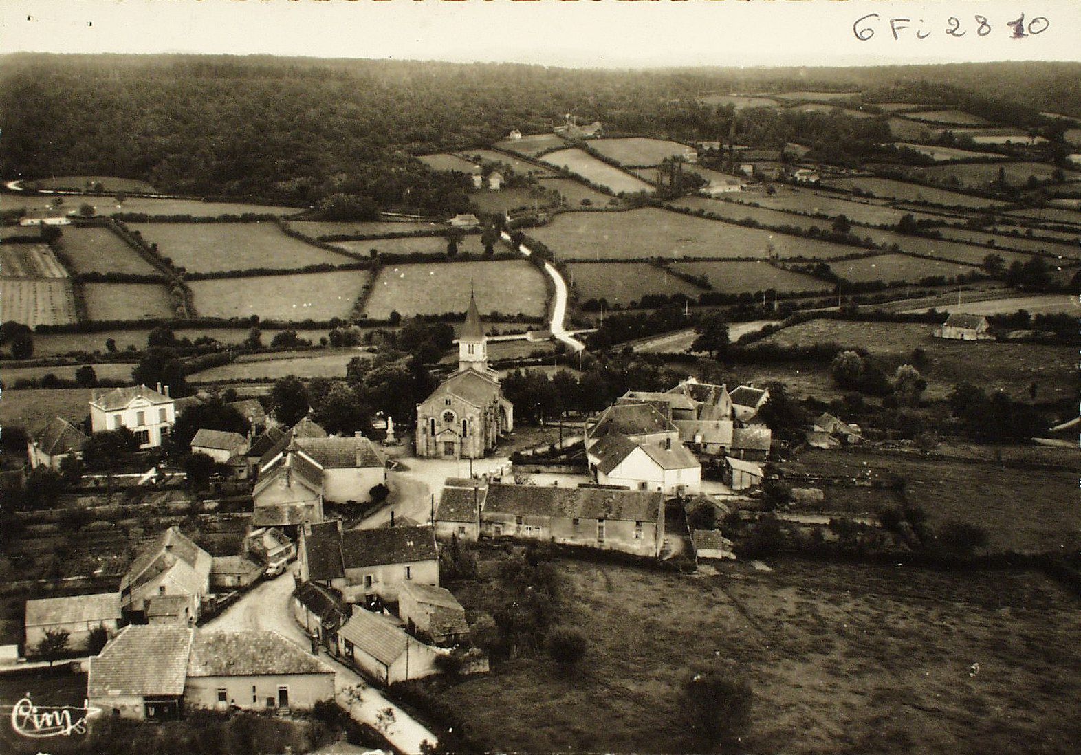 Pouilloux. Vue générale aérienne.