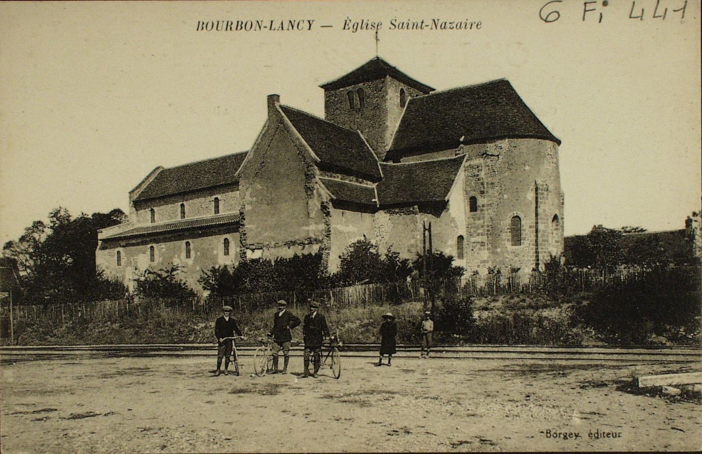 Bourbon-Lancy. Eglise Saint-Nazaire.