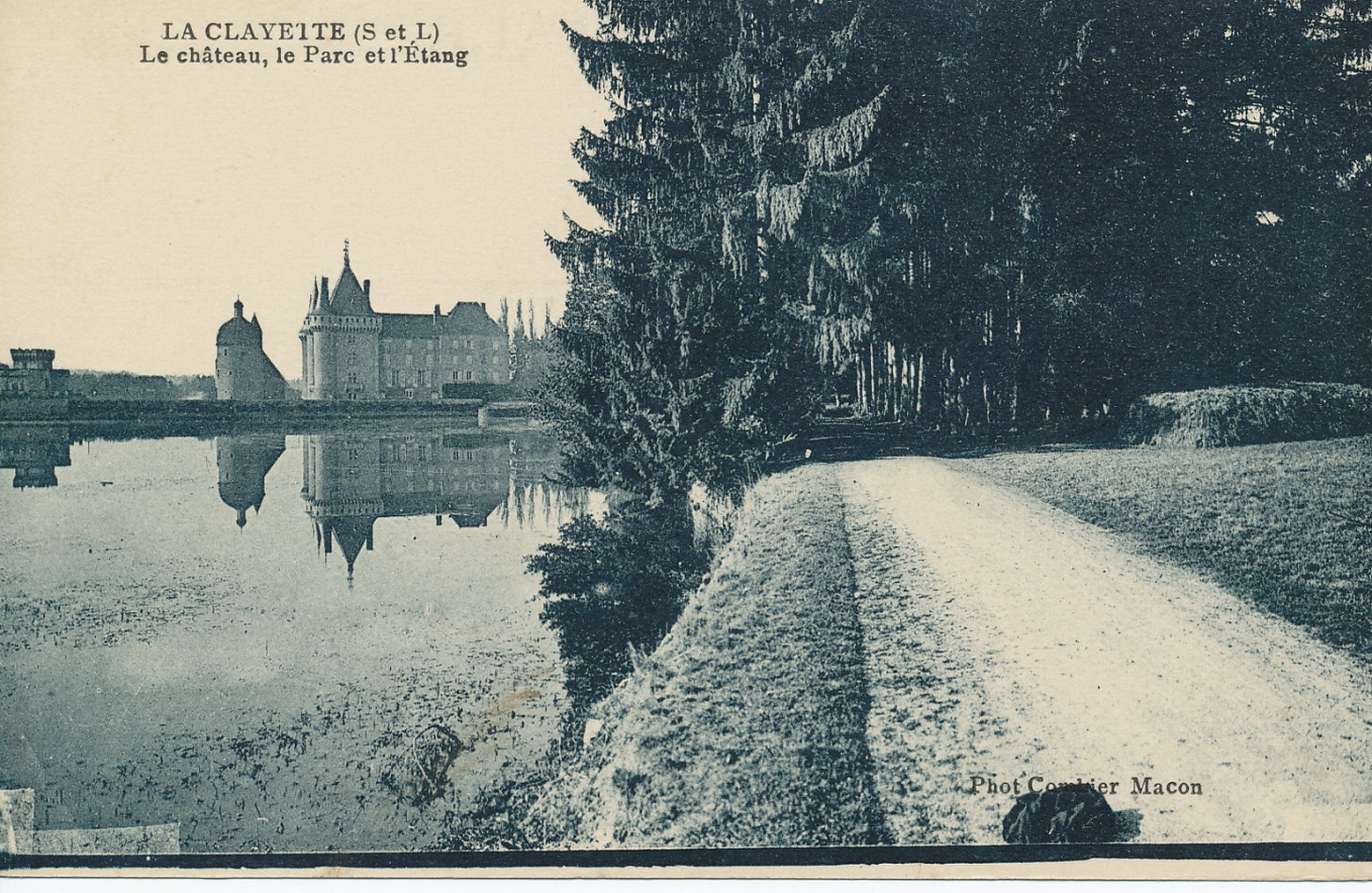 La Clayette. Le château, le parc et l'étang.