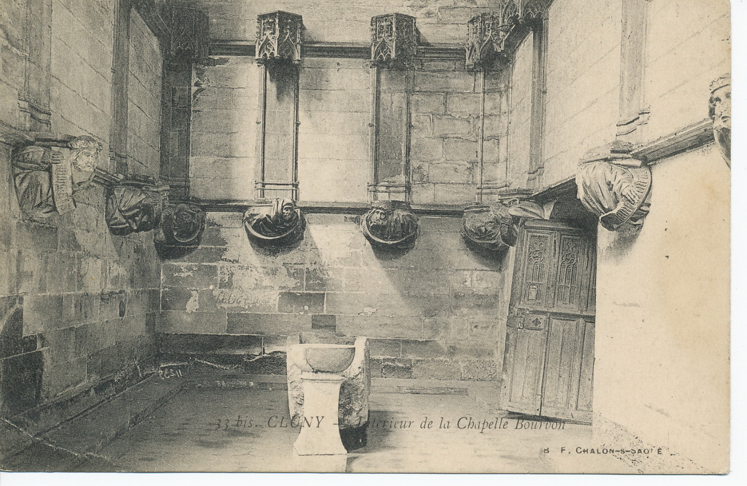 Cluny. Intérieur de la chapelle Bourbon.
