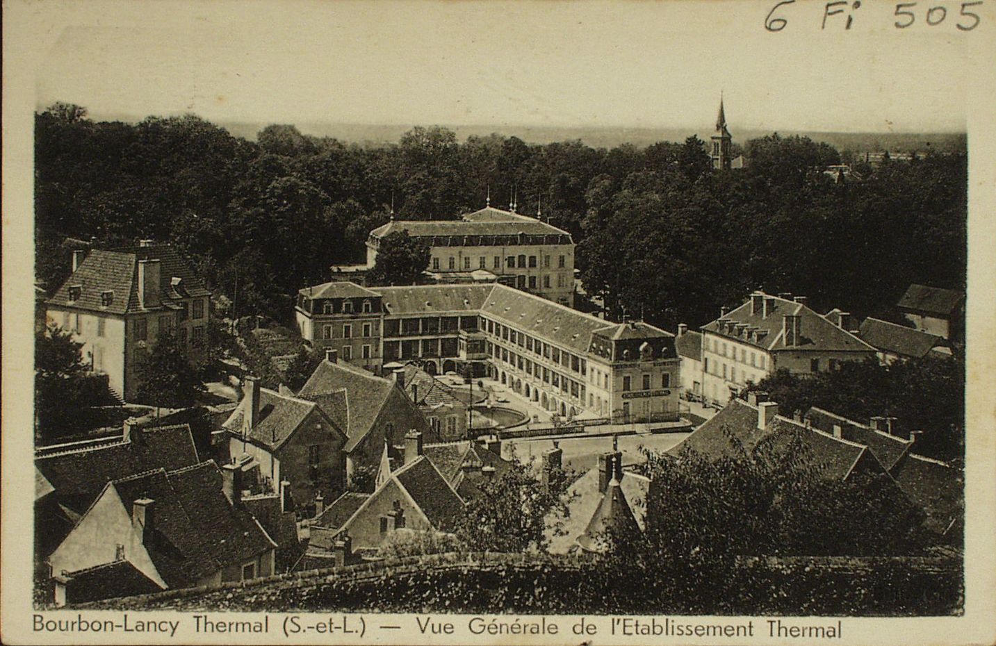 Bourbon-Lancy. Vue générale de l'établissement thermal et quelques hôtels.