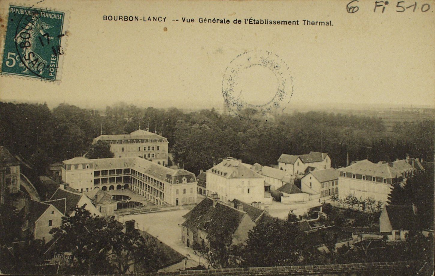 Bourbon-Lancy. Vue générale de l'établissement thermal.