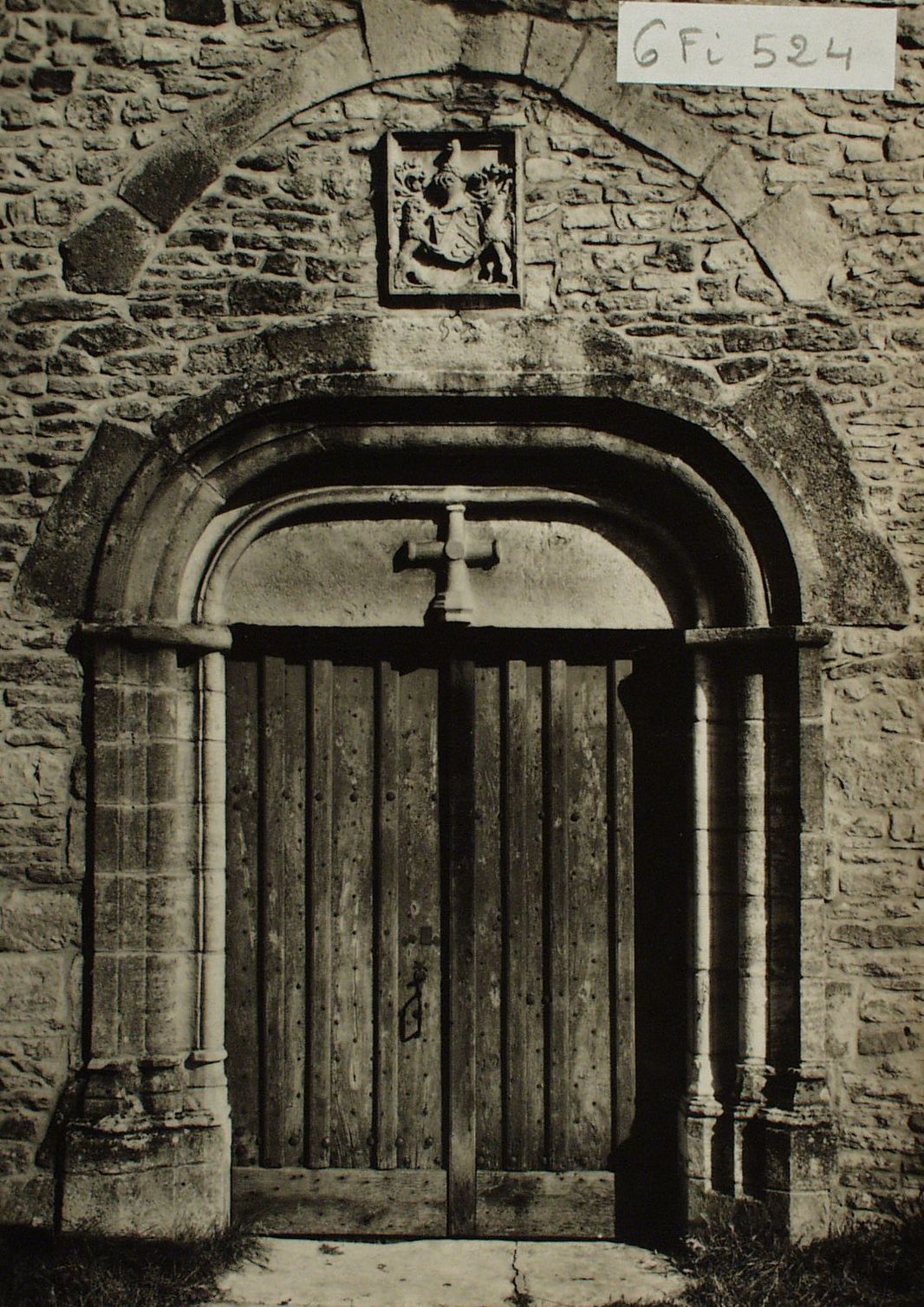 Bourgneuf-Val-d'Or. Intérieur de l'église.