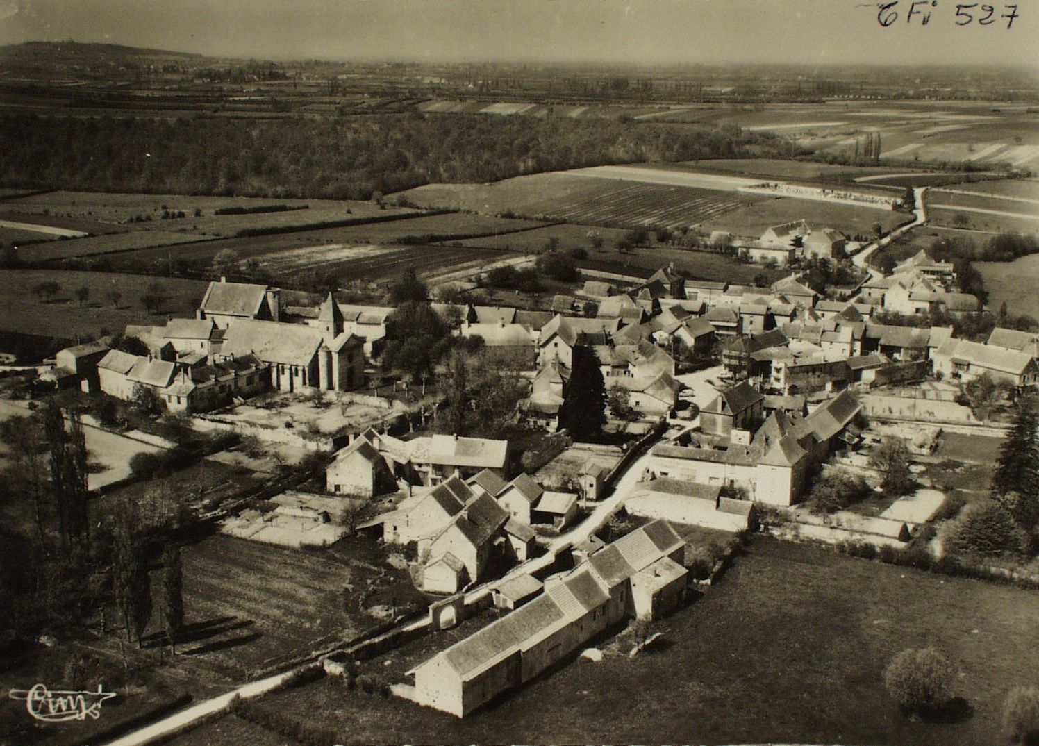 Boyer. Vue générale aérienne.