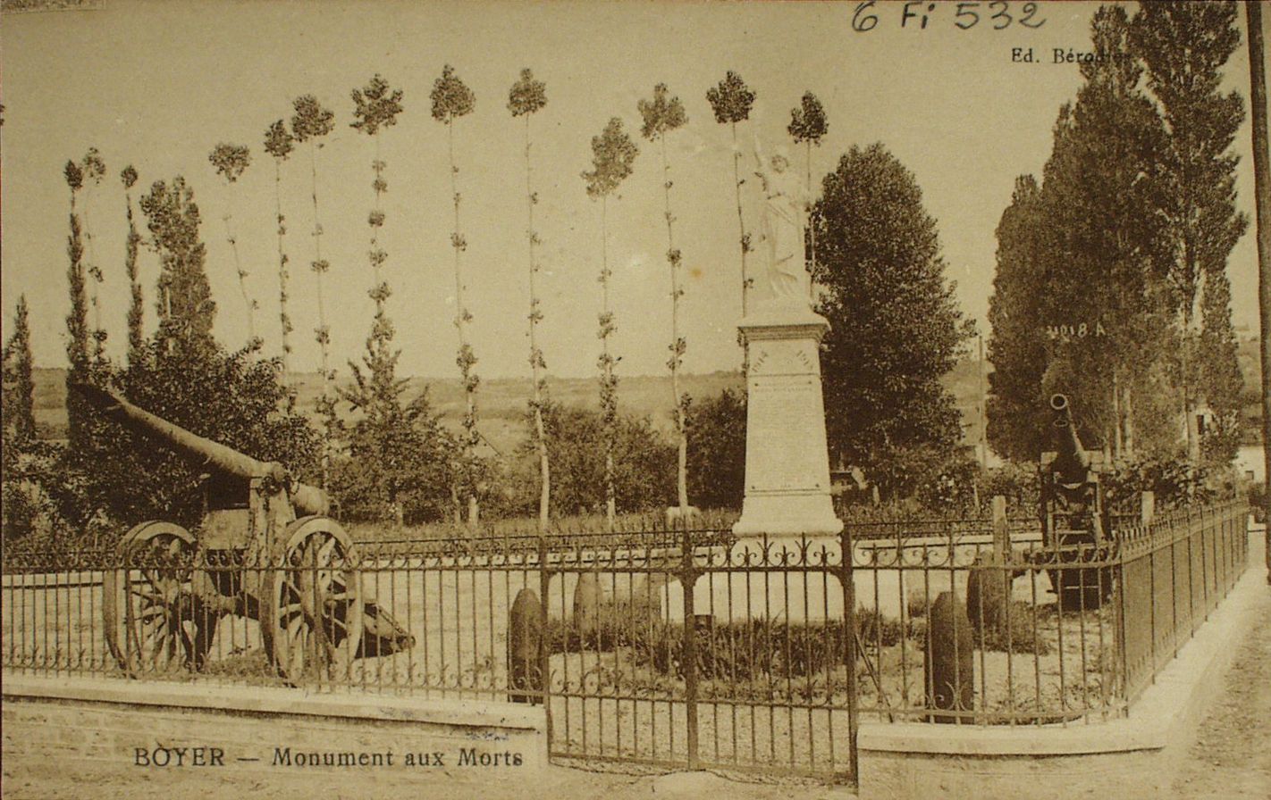 Boyer. Monument aux morts.
