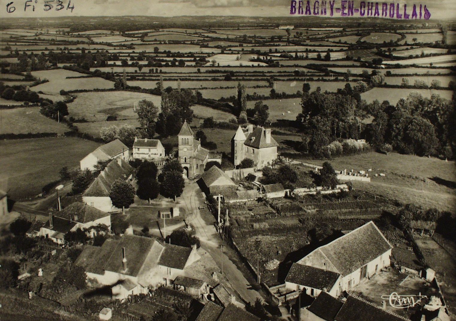 Bragny-en-Charollais. Vue générale aérienne.