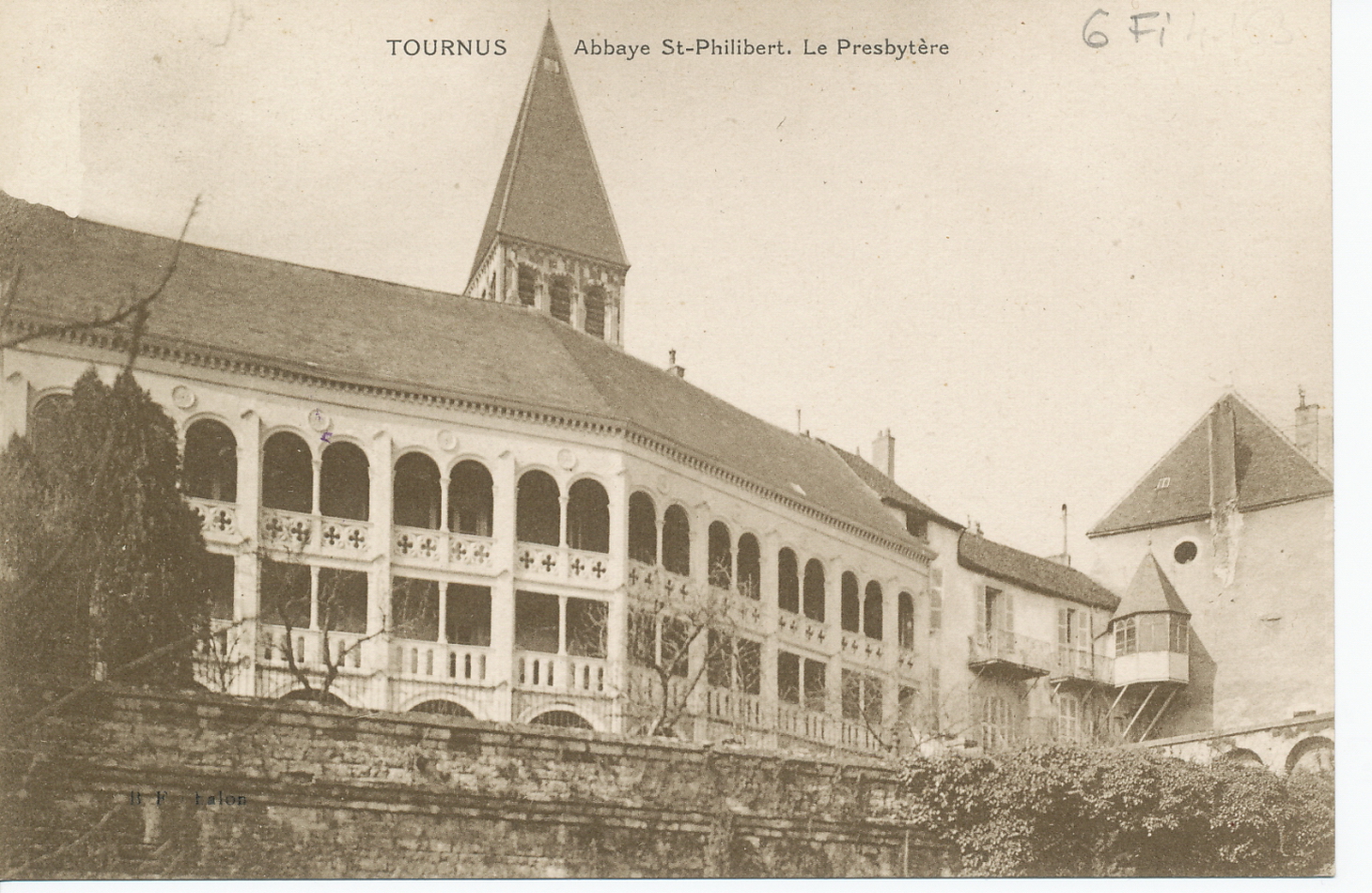 Tournus. Abbaye Saint-Philibert. Le presbytère.