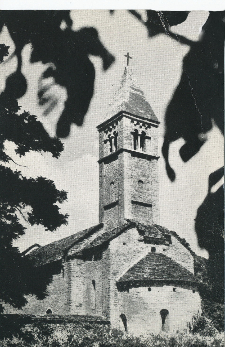 Taizé Communauté, église romane.