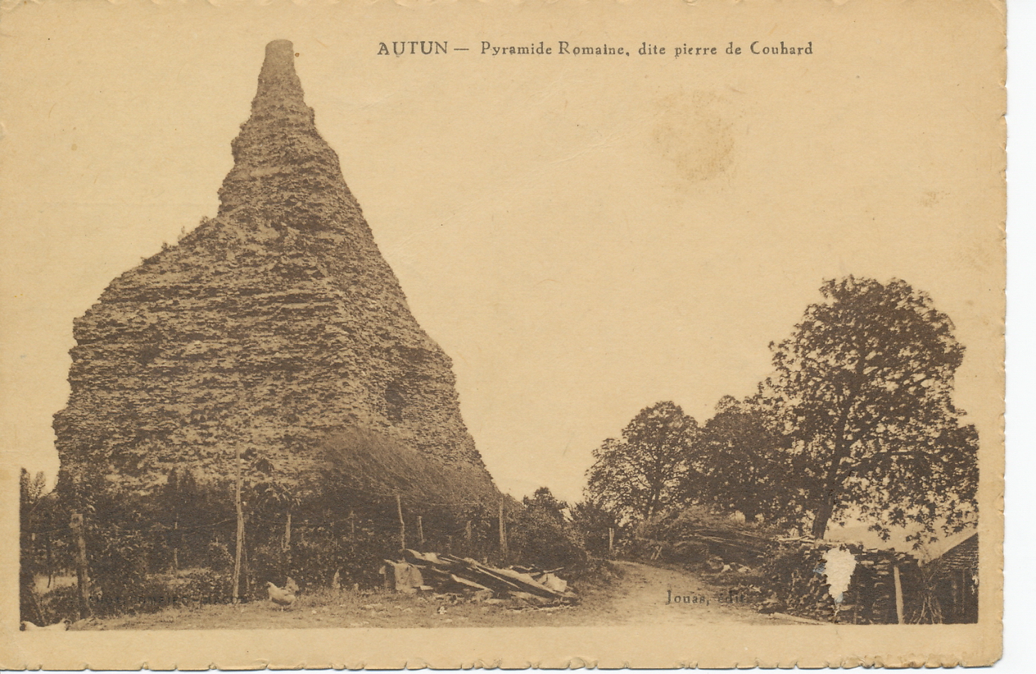 Autun. Pyramide romaine, dite Pierre de Couhard.