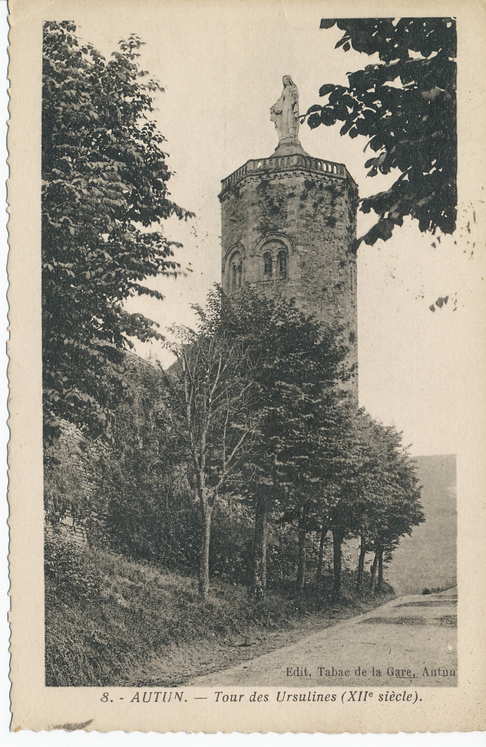 Autun. Tour des Ursulines (XIIe s.).