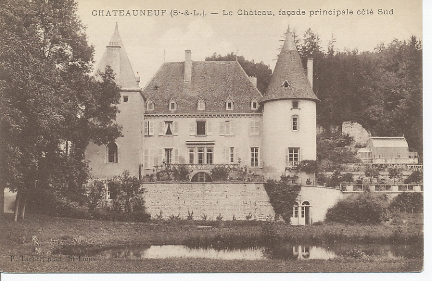 Châteauneuf. Le château, façade principale côté sud.