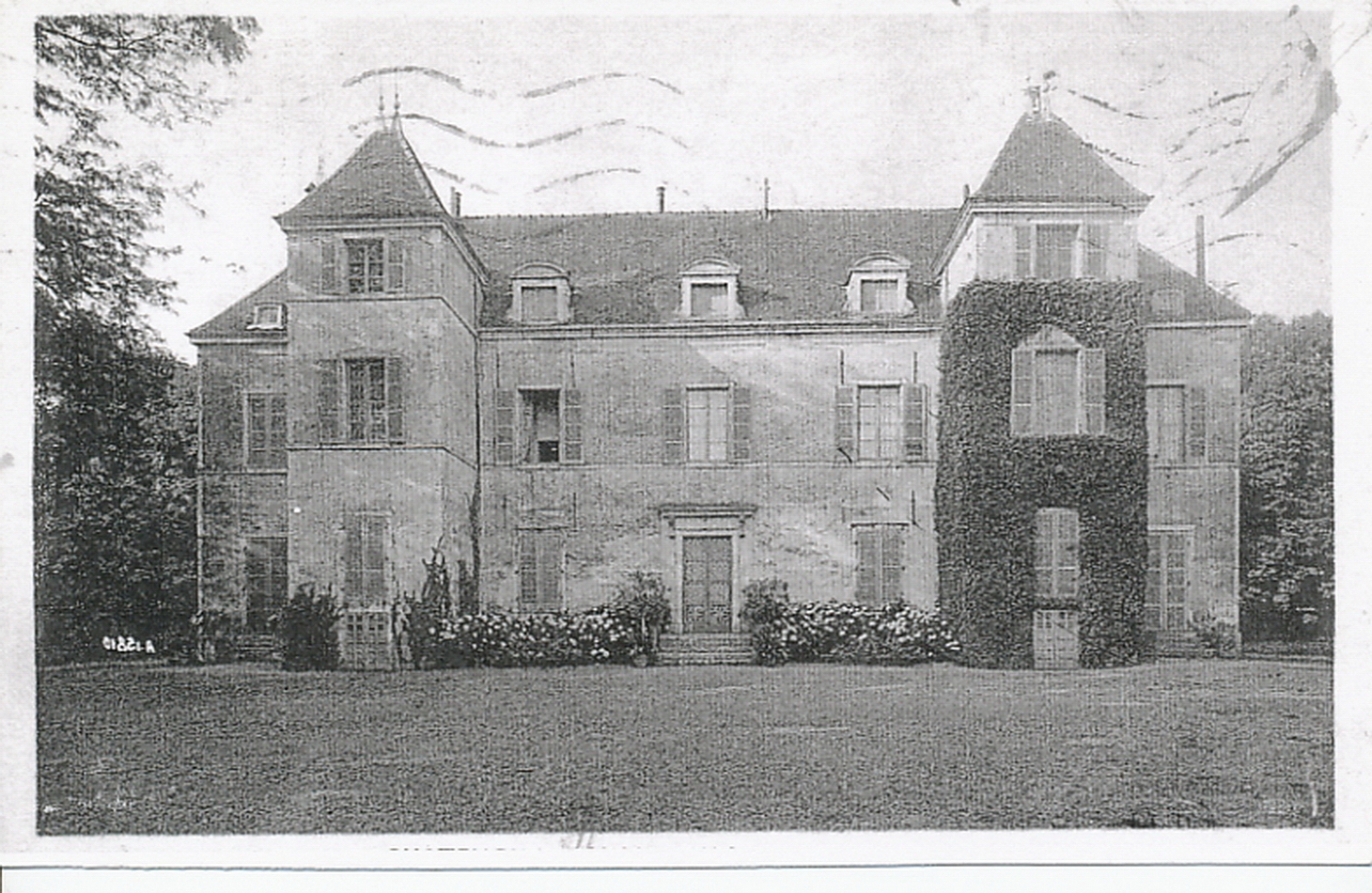 Chatenoy-le-Royal. Château de Charreconduit.