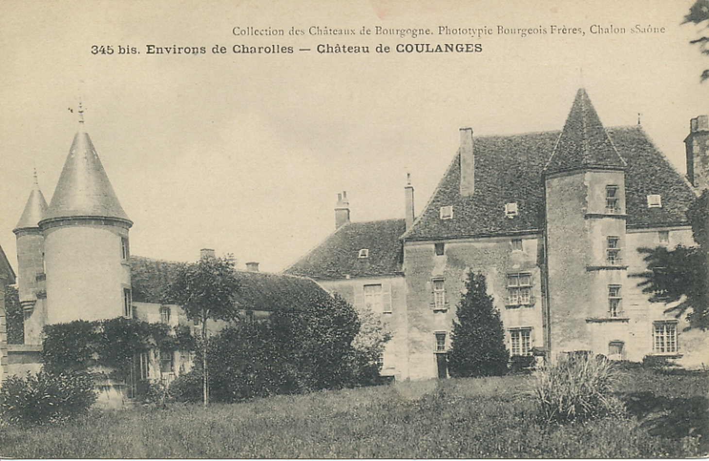 Environs de Charolles. Château de Coulanges.