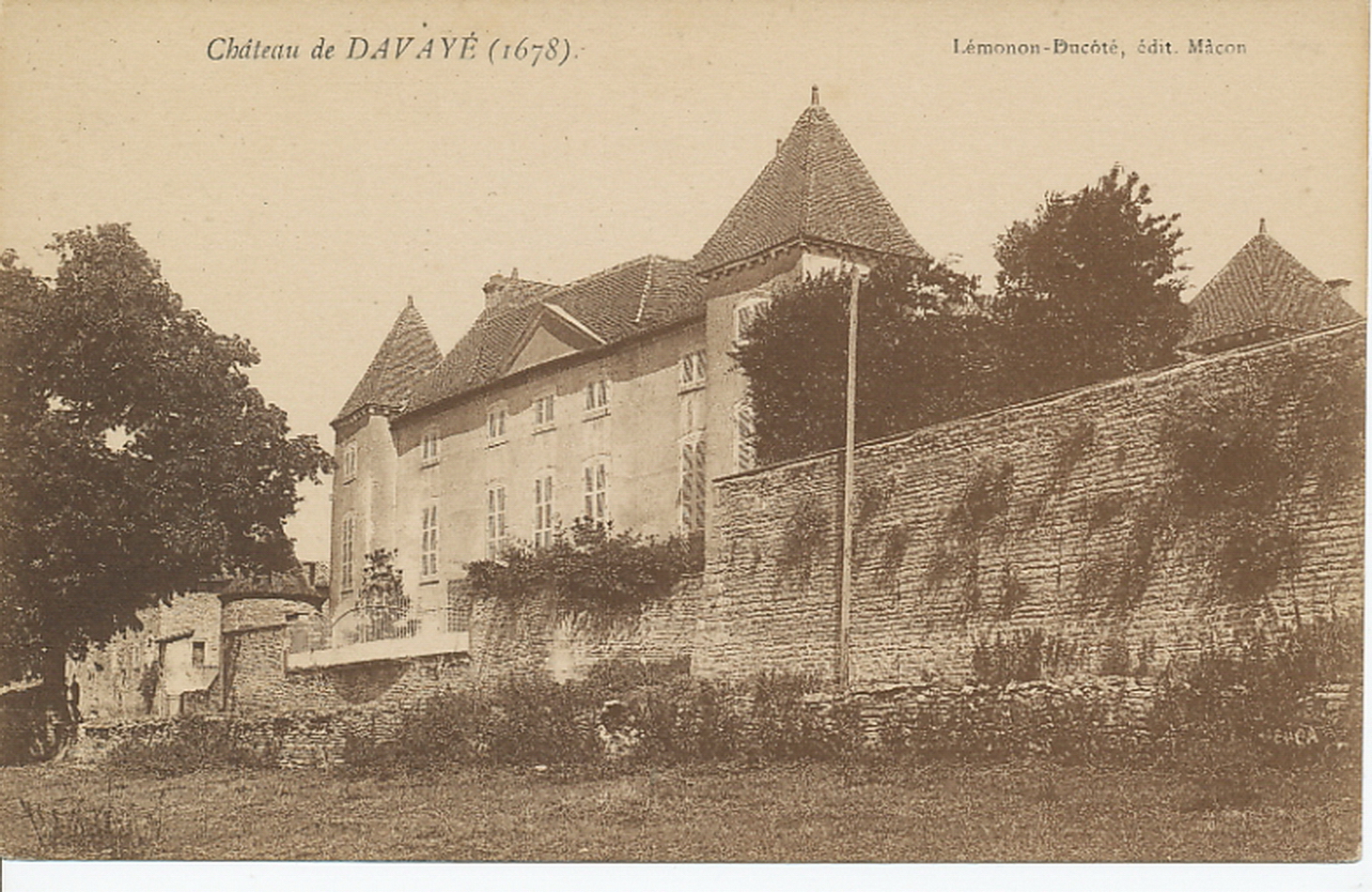 Château de Davayé (1678).