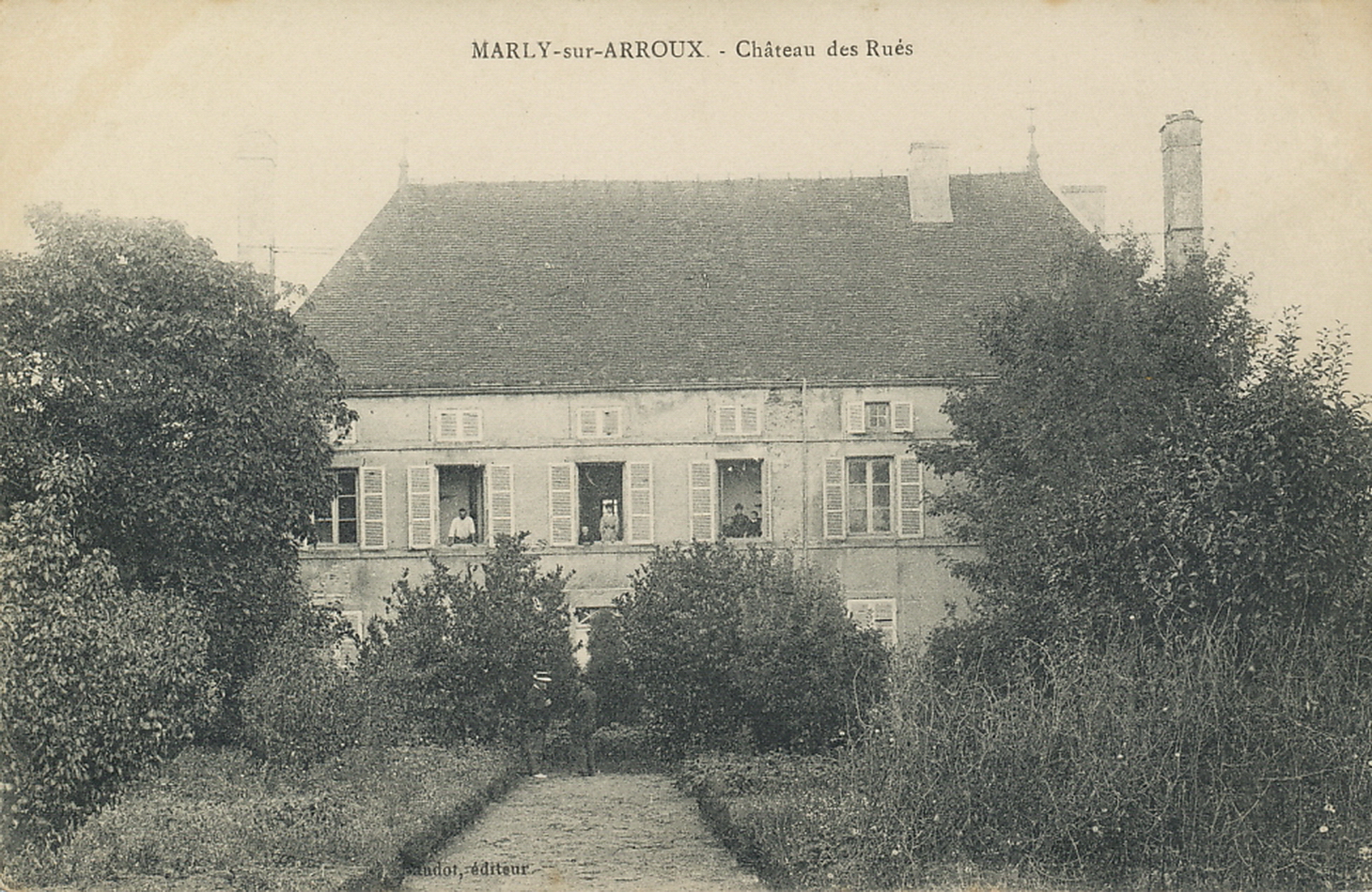 Marly-sur-Arroux. Château des Rués.