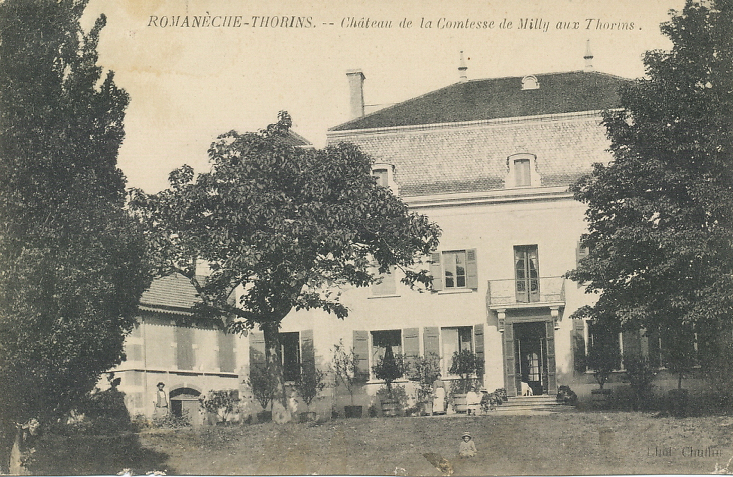 Romanèche-Thorins. Château de la Comtesse de Milly aux Thorins.