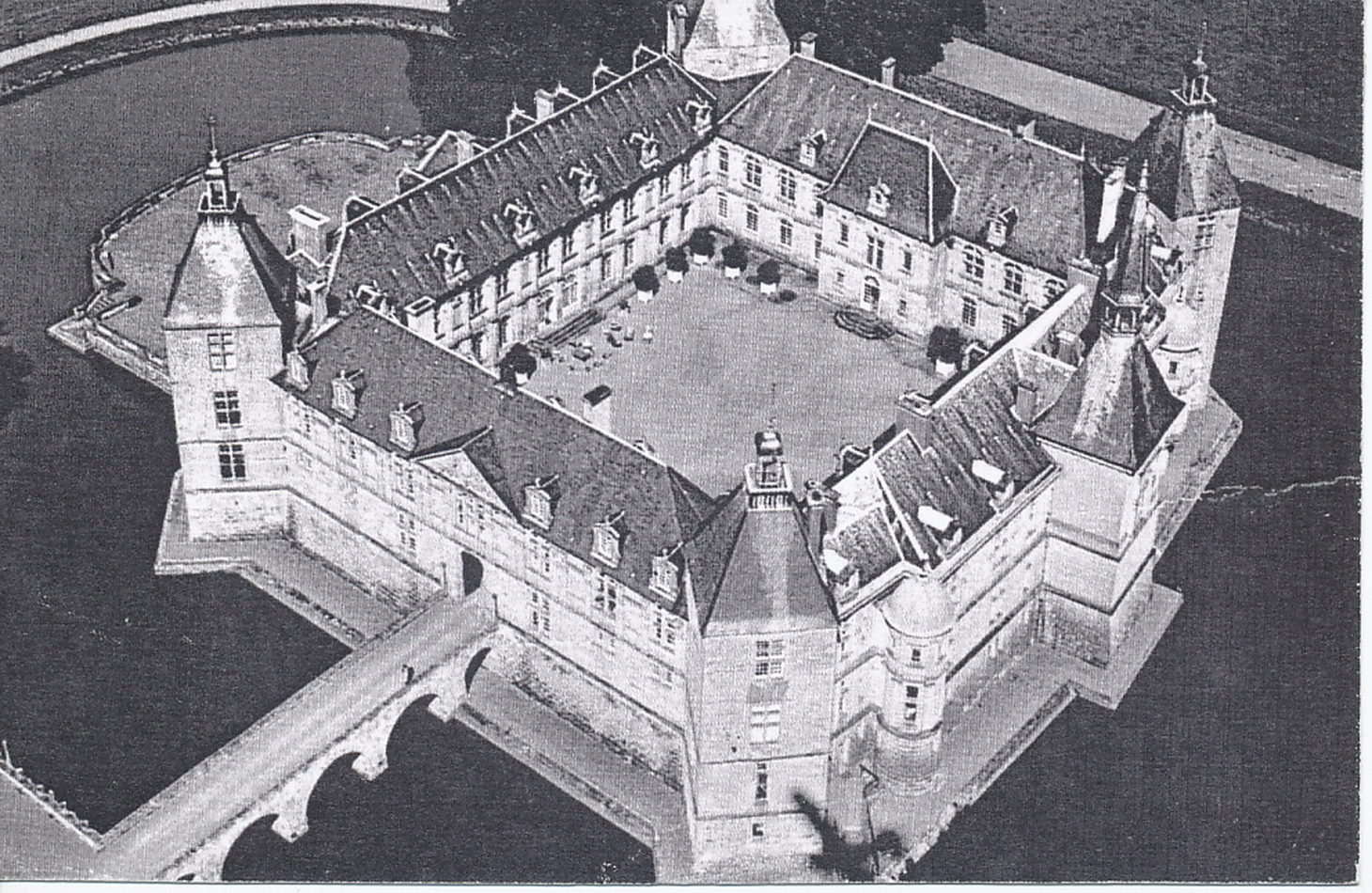 Le château de Sully.