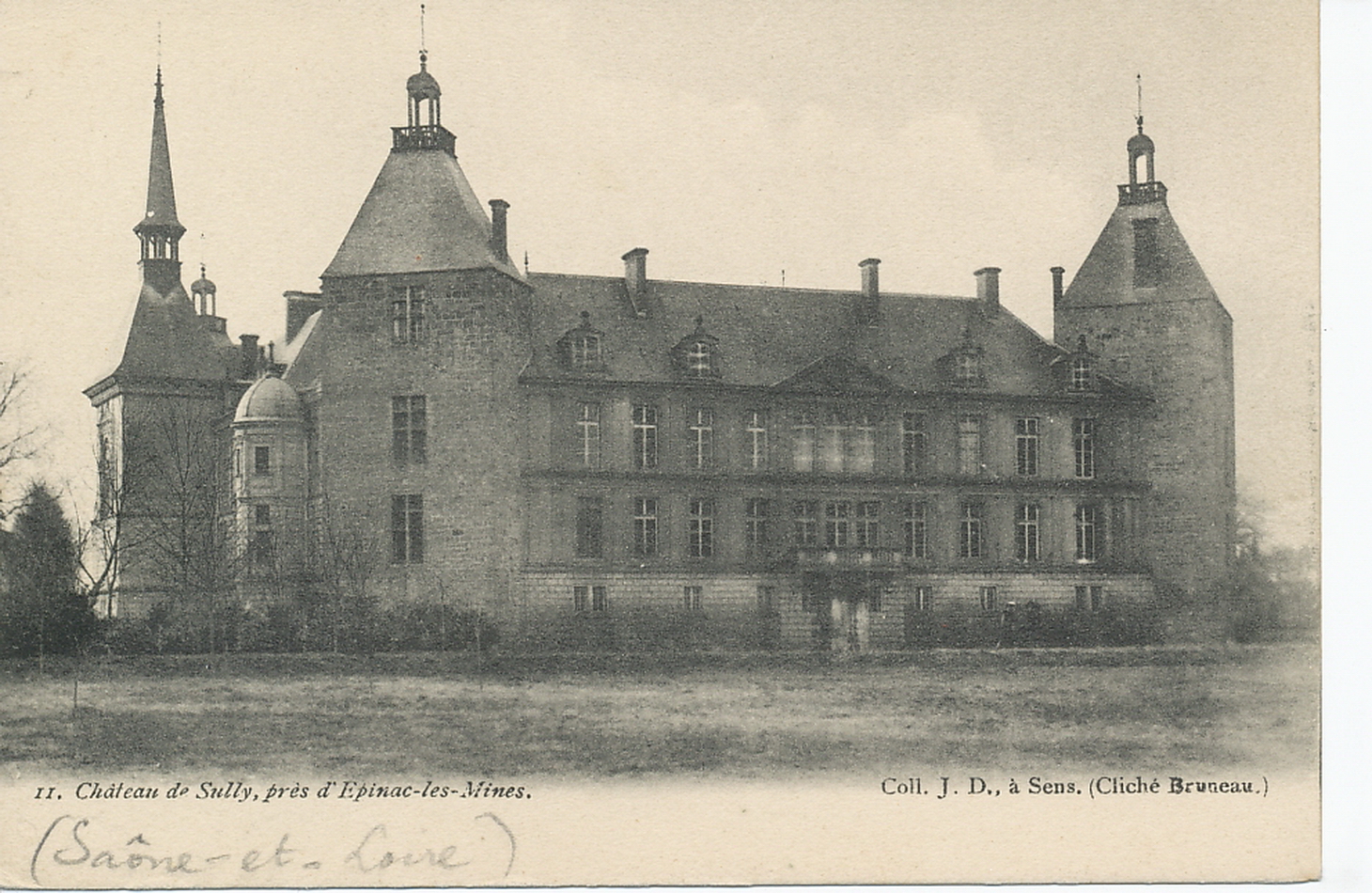 Château de Sully, près d'Epinac-les-Mines.